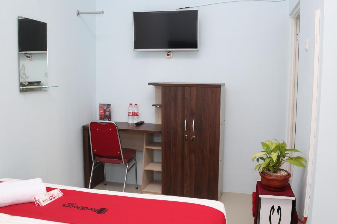 Reddoorz Syariah Near Suncity Mall Мадиун Экстерьер фото